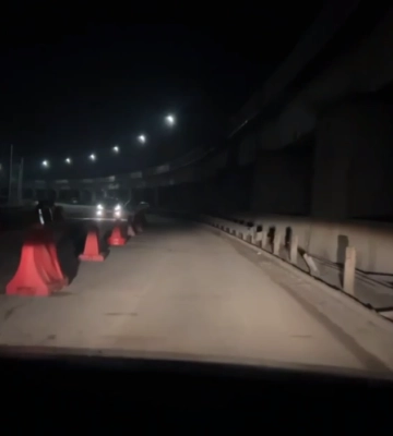 В Запорожье возобновили движение легковых авто по плотине после удара по ДнепроГЭС (видео)