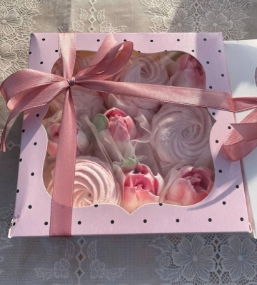 У Полтаві на &quot;Хитрому&quot; ринку продають м&#039;ясо курки за 100 грн, молоко від 25 грн, а яблука по 20 грн