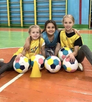 Програма УЄФА «Плеймейкерс» підтримує юних футболісток Тернопільщини