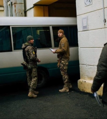 На Волині чоловік порізав ножем працівника ТЦК: стали відомі деталі