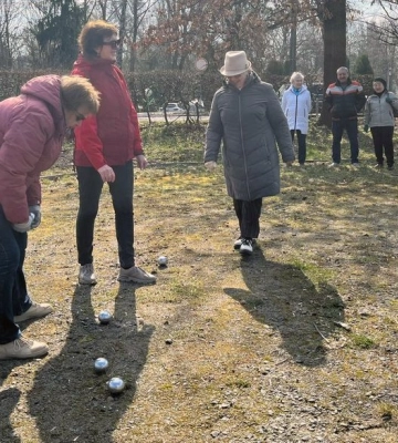 Гра, що розвиває координацію та уважність: у Луцьку діє петанк клуб для пенсіонерів