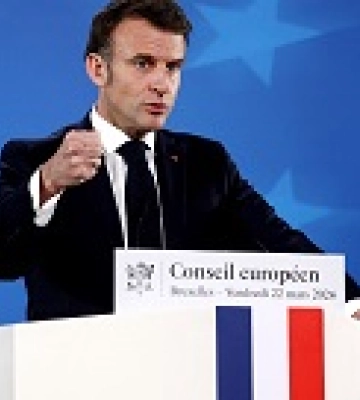 Макрон: Помилково вважати, що РФ зупиниться на Донбасі та в Криму