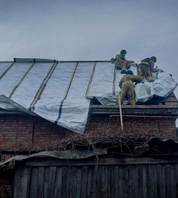 Рятувальники проводили відновлювальні роботи на місцях ворожих ударів на Сумщині