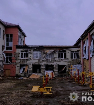 Пошкоджені будинки, складські будівлі та дитсадок: що відомо про наслідки обстрілів Сумської області