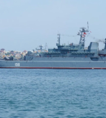 Два десантних кораблі й не тільки: ЗСУ підтвердили проведення успішної нічної атаки у Севастополі