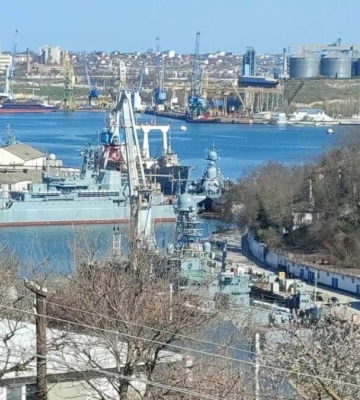 Сили оборони атакували два великі десантні кораблі окупантів — «Ямал» та «Азов»