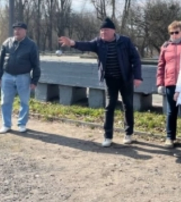 У Луцьку пенсіонери відвідують петанк клуб: що це таке і як він діє