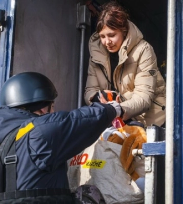 На Донеччині з-під російських обстрілів евакуювали ще майже 100 жителів
