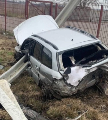 Відбійник &quot;прошив&quot; авто: на Рівненщині - ДТП із п`яним водієм