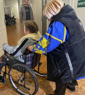 У Дніпрі центр для евакуйованих ВПО з інвалідністю та маломобільних щоденно приймає людей