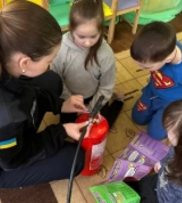 Подільські рятувальники взяли участь в акції «Тиждень безпеки дитини»