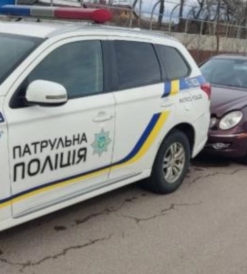 Відбійник &quot;прошив&quot; авто: на Рівненщині - ДТП із п`яним водієм