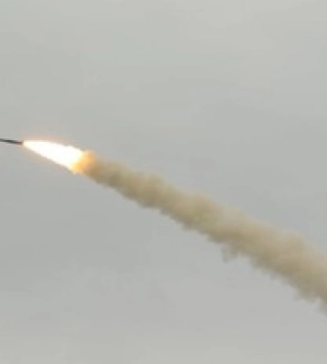 Российская ракета ударила по элитному району в центре Киева: подробности