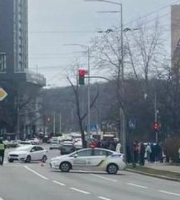 У Києві ускладнений рух транспорту на вулиці Бойчука