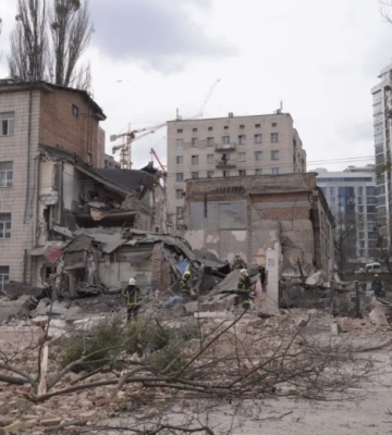 Ракетна атака рф на Київ: уламки зруйнували частину будівлі Академії декоративно-прикладного мистецтва і дизайну імені М. Бойчука - Мінкульт