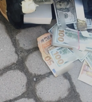 Львівські патрульні за гарячими слідами затримали двох грабіжників банку