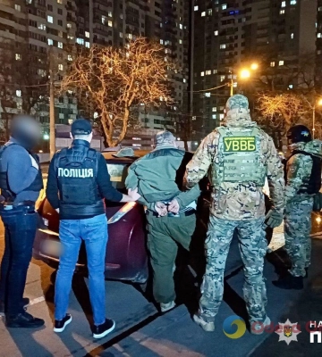 Одесит організував канал переправлення чоловіків через кордон