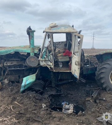 Сьогодні в Ізюмському районі на міні підірвався трактор: тракториста поранено