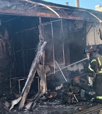 В окупованому Бердянську сталась масштабна пожежа на Центральному ринку