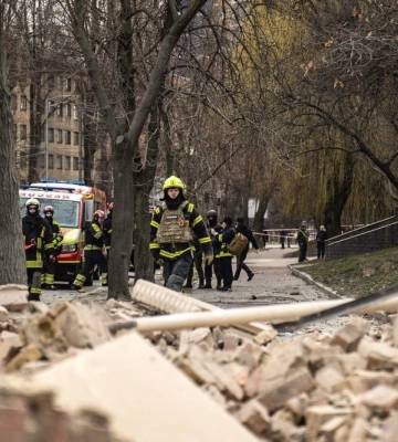 Ракетна атака рф на Київ: інформація про людину під завалами на Печерську не підтвердилась