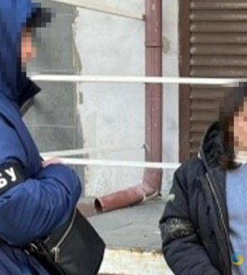 Під час окупації охороняли російські катівні.У Херсоні затримали чоловіка та жінку, які працювали на армію РФ