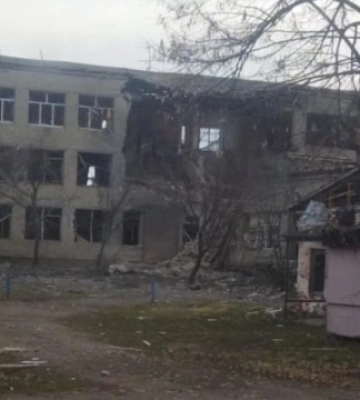 Війська РФ скинули дві авіабомби на школу у Сумській області
