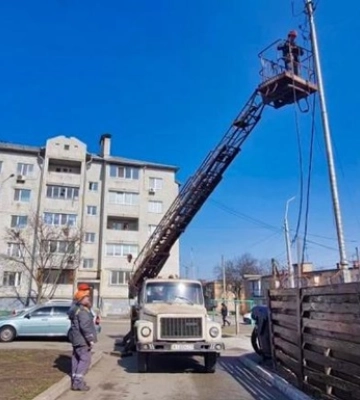 За тиждень енергетики ДТЕК повернули електропостачання майже 180 тисячам родин Дніпропетровщини
