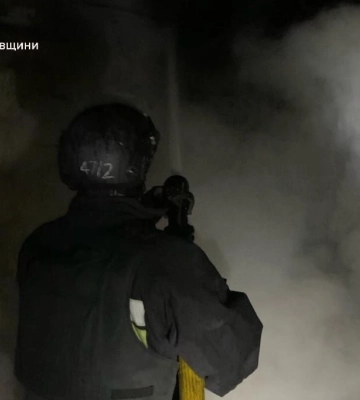 На Харківщині рятувальники ліквідували пожежу, спричинену обстрілами рф
