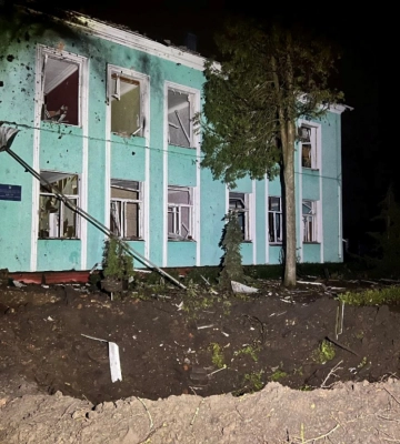 На Білопілля ворог вночі скидав КАБи: пошкоджено центр дитячої творчості (ФОТО)