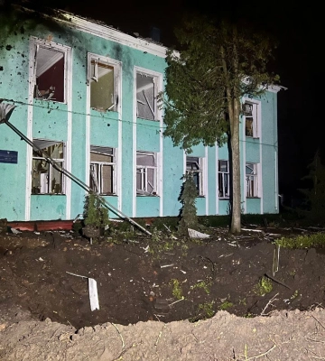 На Білопілля ворог вночі скидав КАБи: пошкоджено центр дитячої творчості (ФОТО)