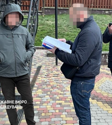 Директор Славського лісгоспу привласнив землю та «будинок лісника» вартістю понад ₴3 млн