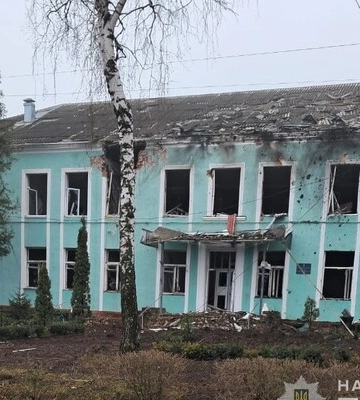 Росіяни скинули авіабомби на місто в Сумській області: пошкоджено Центр дитячої та юнацької творчості