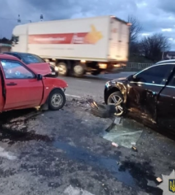 На Львівщині внаслідок аварії госпіталізували водія