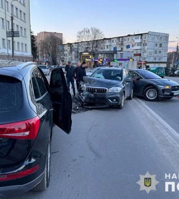 У масштабній ДТП на Дружбі у Тернополі постраждала вагітна: що відомо (відео)