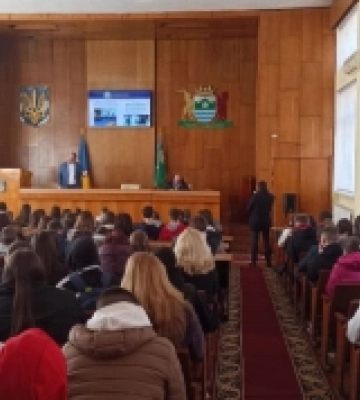 Відбулася зустріч з майбутніми абітурієнтами, а згодом і студентами міста Рахова