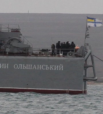 ЗСУ атакували десантний корабель Константин Ольшанский, який РФ вкрала в України у 2014 році — ВМС