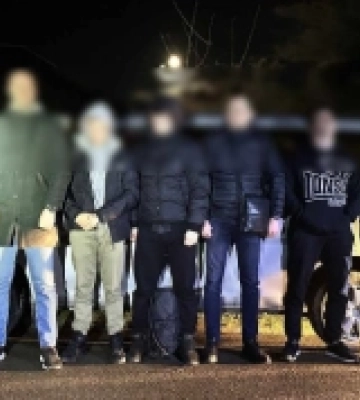 Поблизу кордону з Угорщиною на Закарпатті затримали дві групи ухилянтів