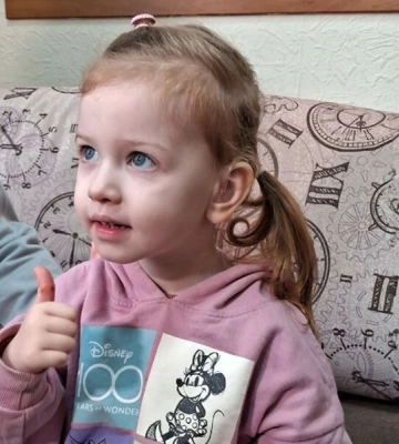 &quot;Ради, что наш ребенок сможет слышать&quot;: 3-летняя Мила из Днепра получила современные слуховые аппараты от Фонда Рината Ахметова
