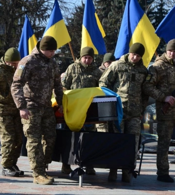 На Рівненщині попрощалися з воїном, який отримав важке поранення під Авдіївкою