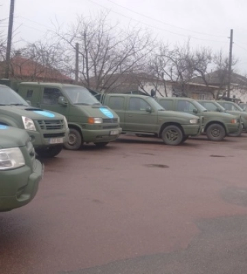 Естонські волонтери передали підрозділам ЗСУ на Житомирщині автомобілі та квадроцикли