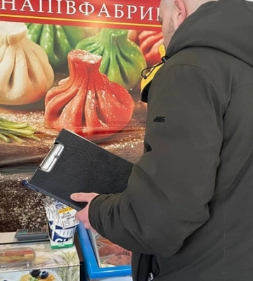 Дніпро піклується про чистоту: інспекція з питань благоустрою вчергове нагадала підприємцям про прибирання сміття біля&amp;hellip;