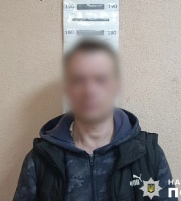 У Києві чоловік жорстоко побив власну мать через відмову дати йому гроші
