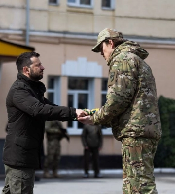 12-та бригада спецпризначення "Азов" НГУ отримала відзнаку "За мужність та відвагу"