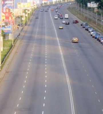 Колись на Набережній росли каштани: атмосферне фото Дніпра у Києві