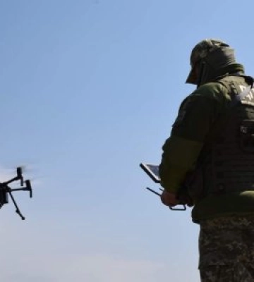 Дві групи порушників кордону зупинили учора ввечері на кордоні з Угорщиною прикордонники Мукачівського загону