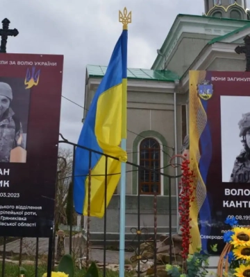 На Тернопільщині владика Нестор освятив меморіальні дошки пам&#039;яті двох загиблих Героїв