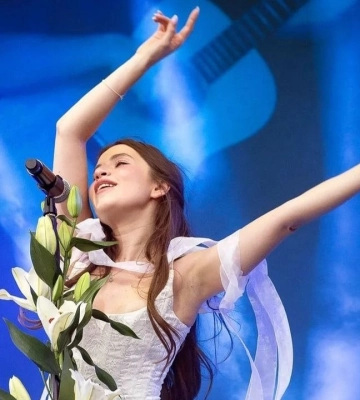 Нова версія культової пісні: Христина Соловій переспівала хіт Ірини Білик