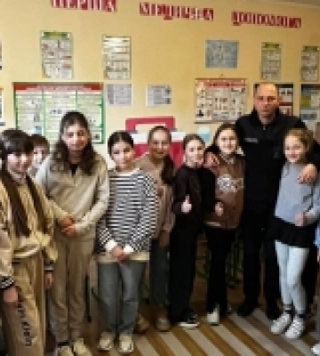 Рятувальники Тячева навчають дітей правилам безпеки