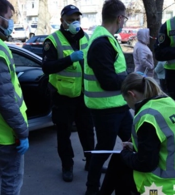 Стрілянина у Житомирі - у салоні автомобіля виявили пораненого чоловіка