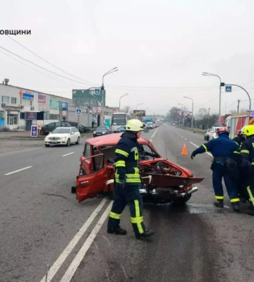 Ранком у ДТП на Дніпропетровщині загинув водій
